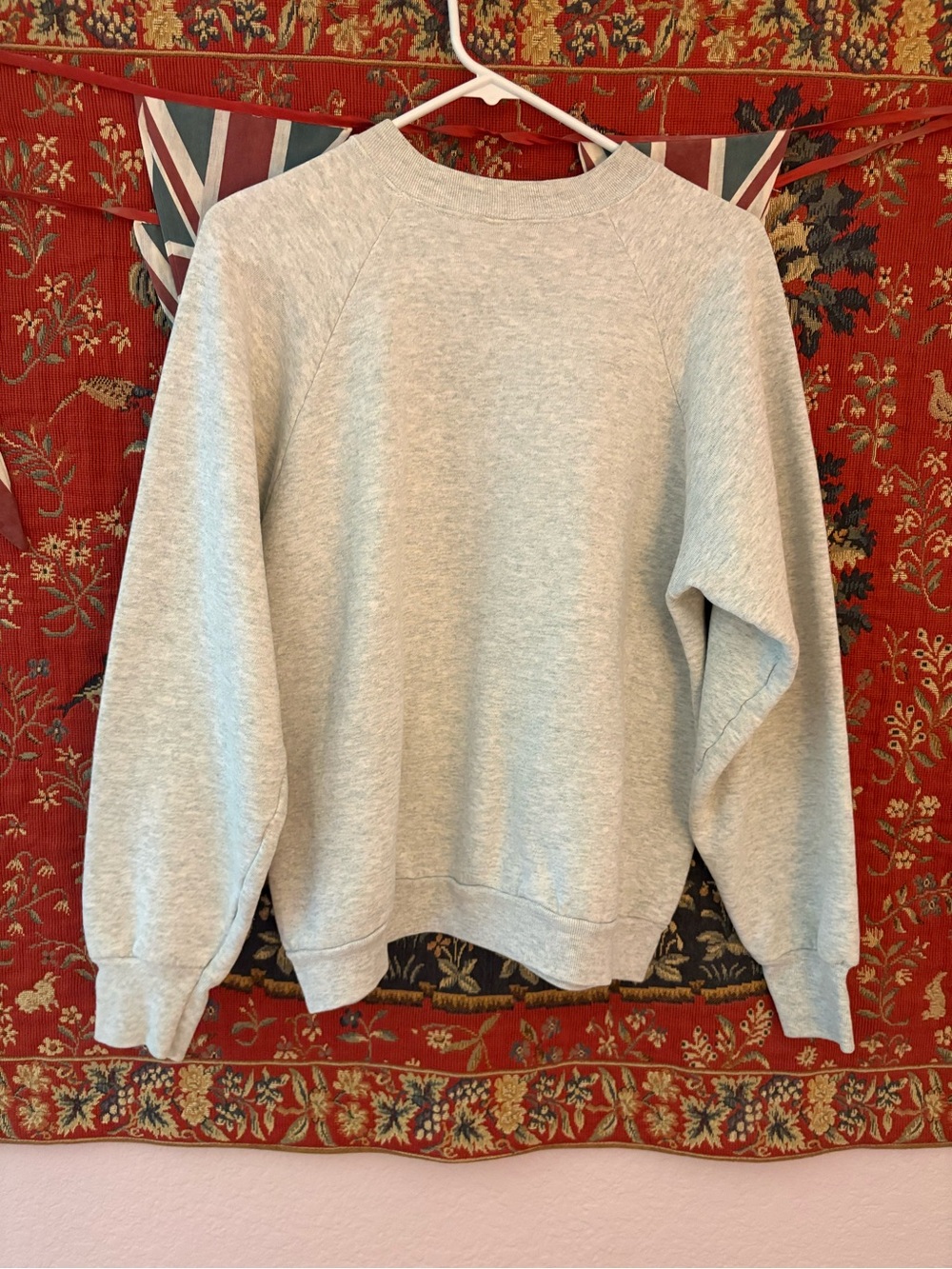 'Chris in the Morning' Light Gray Crewneck Sweatshirt 90s TV Northern Exposure - Picture 2 of 14